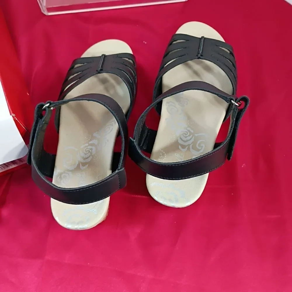 Propet Women's SZ 6W Black Leather Strappy Open Toe Wedge Sandals New With Box.